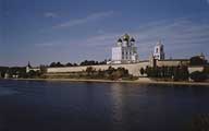 Pskov - Kreml, aug 2006, photo: Trubina, 800x500p, 53kb