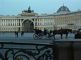 Dvortsovaya square, photo: Bryzgalov, 400x300p, 33kb Dvortsovaya square, photo: Bryzgalov, 400x300p, 33kb