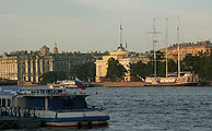 The quay of river Neva, The palace Zimny on the back plane, photo: Bryzgalov, 26.06.04, 500x310p, 42kb The quay of river Neva, The palace Zimny on the back plane, photo: Bryzgalov, 26.06.04, 500x310p, 42kb